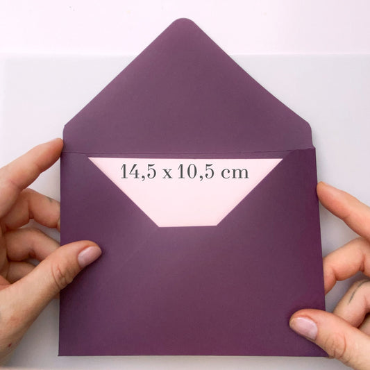 Fialové obálky z hlazeného papíru – sada 10 ks (pro kartičky 10,5 × 14,5 cm)